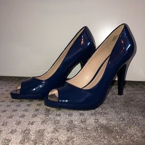 brand new WEST NINE heels.